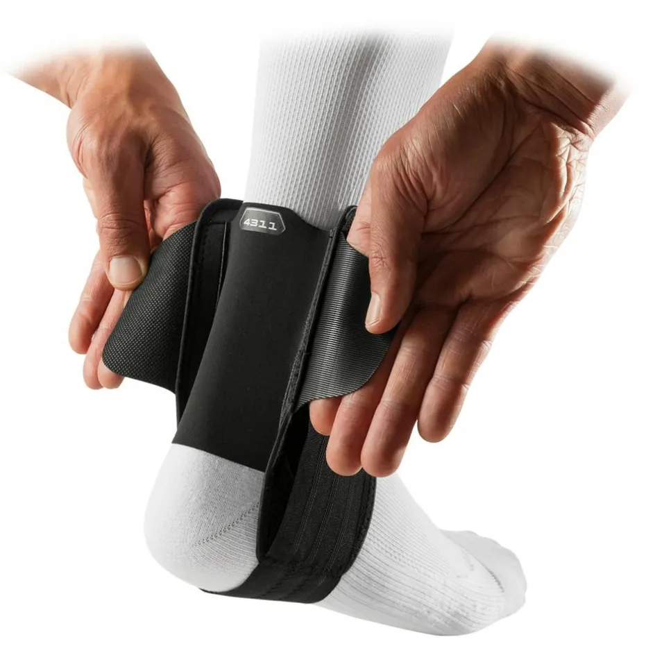 McDavid Sportbrace*Stealth Cleat 2+ enkelbrace black